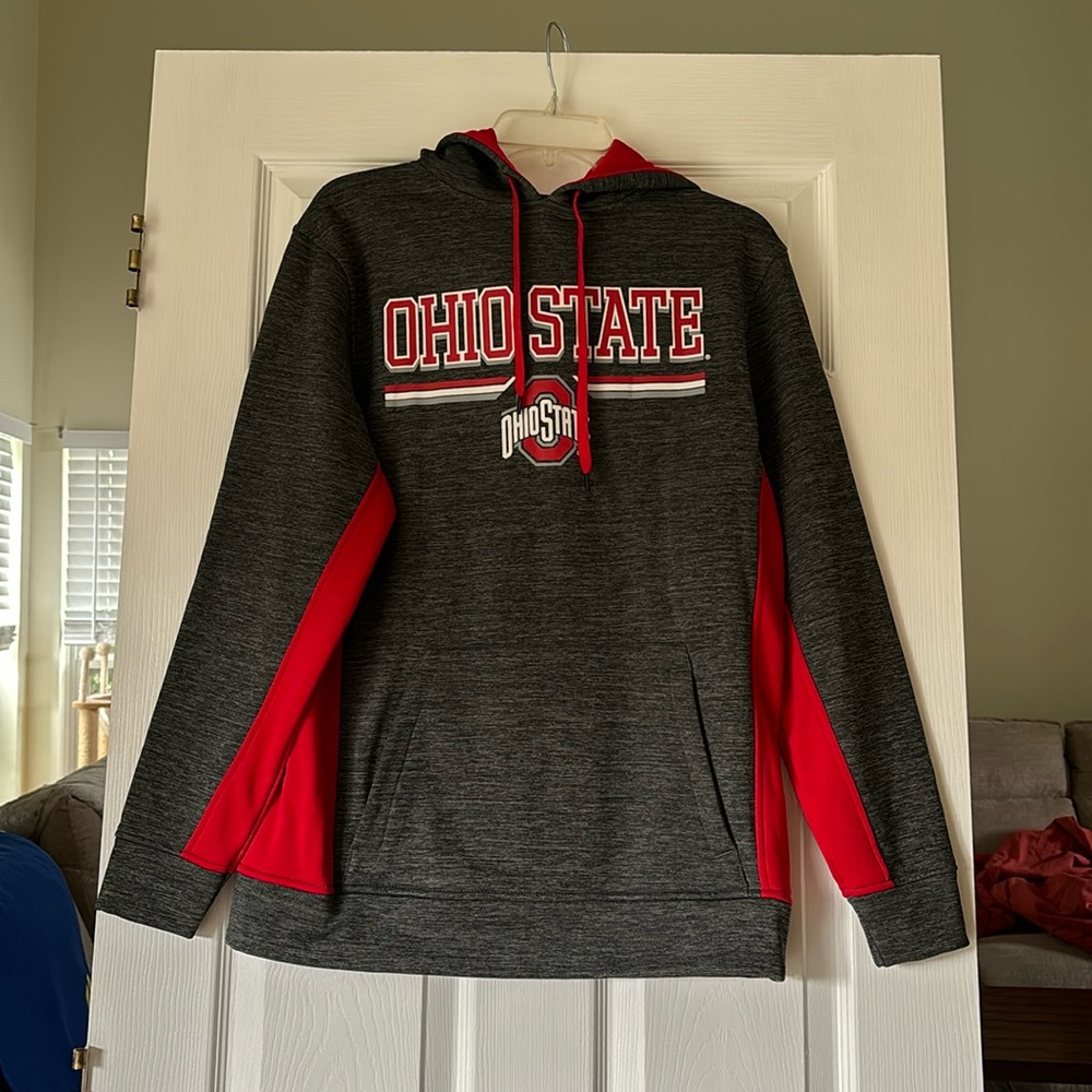 Women’s OSU sweatshirt. Size small.